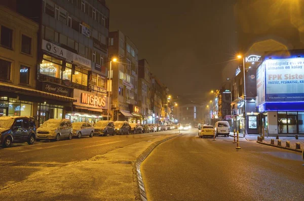 Stanbul Uskudar Kentinde Gece Sokakta Kar Manzarası — Stok fotoğraf