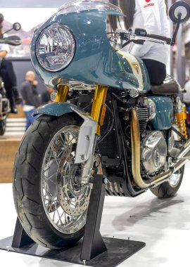 Triumph Thruxton motosikletinin detaylı görüntüsü. Uluslararası Motosiklet Fuarı, İstanbul.