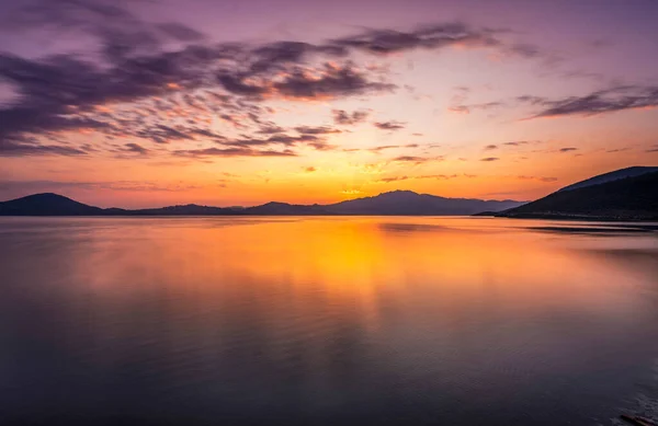 土耳其巴法湖壮观的日落景观 巴法湖 土耳其语 Bafa Golu 是爱琴海地区最大的湖泊 — 图库照片