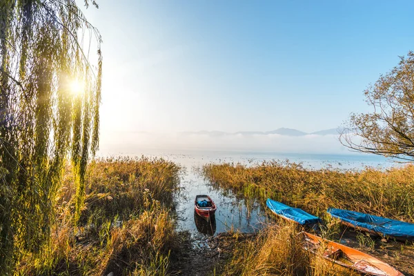 萨潘卡湖畔的日出萨潘卡湖是土耳其的一个淡水湖 秋天季节 — 图库照片