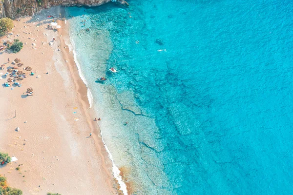 Temiz Sahil Manzarası Kelebek Vadisi Nin Turkuaz Suyu Kelebek Vadisi — Stok fotoğraf