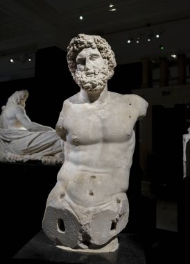 Efes 'in Ephesus Demos Heykeli, antik şehir, MÖ 2. yüzyıldan. Roma Uygarlığı. İstanbul Arkeoloji Müzesi, Türkiye.
