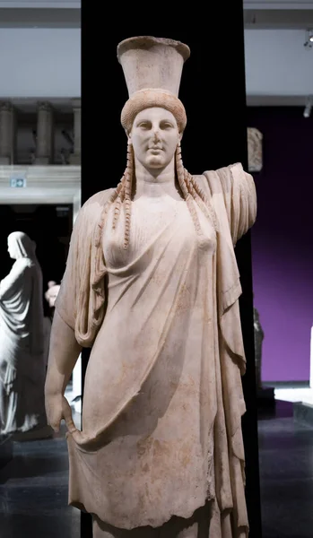 Статуя Кариатиды Древнего Города Траллес Век Римская Цивилизация Стамбульский Археологический — стоковое фото