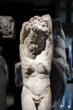 Marsyas 'ın İstanbul Arkeoloji Müzesindeki Roma heykeli, Türkiye.