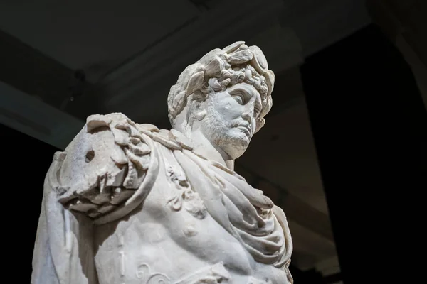 Statue Roman Emperor Hadrian Archaeological Museum Istanbul Turkey — 스톡 사진