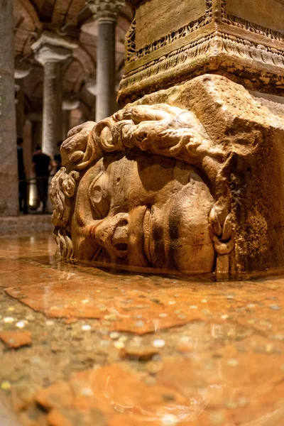 Cabeza Medusa Cisterna Basílica Estambul Turquía —  Fotos de Stock