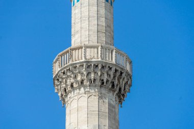 İstanbul, Türkiye 'deki Süleyman Camii' nin minare balkonuna yakın çekim.
