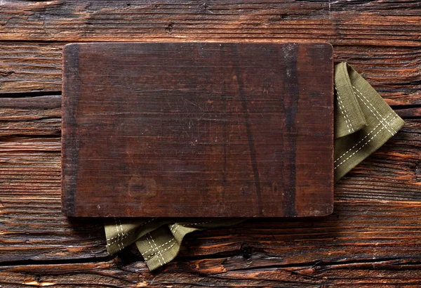 Lege Snijplank Een Houten Tafel — Stockfoto