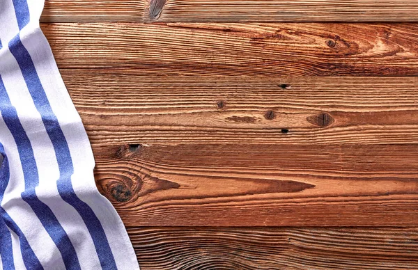 Mutfak havlusuyla ahşap zemin