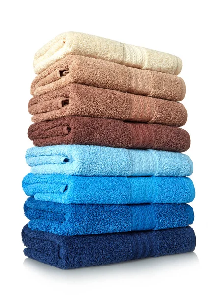 Saubere Handtücher Stapeln Sich Auf Weißem Hintergrund — Stockfoto
