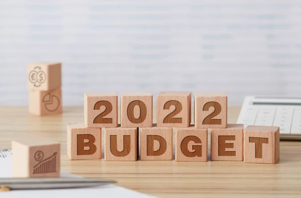 2022 Költségvetési Fából Készült Kockák Asztalon — Stock Fotó