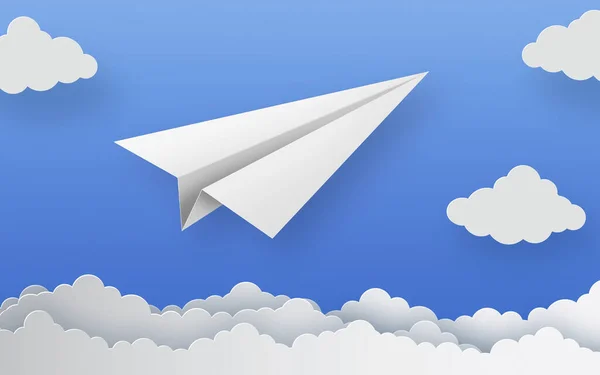 蓝天纸背景上的纸飞机和云彩 — 图库照片