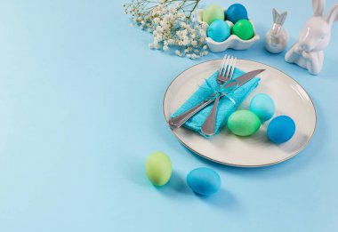 Paskalya Yumurtaları ve Beyaz Tabaklar