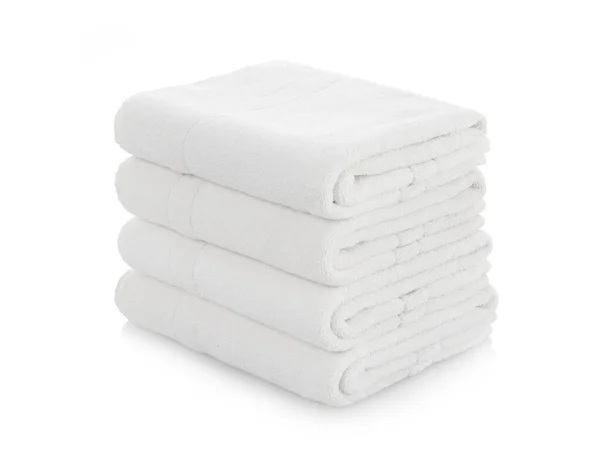 Stapel Gevouwen Witte Katoenen Handdoeken Witte Achtergrond — Stockfoto