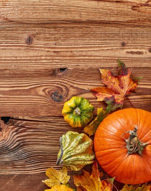 kabaklar ahşap arkaplanda