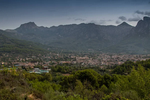 İsrail 'in kuzeyindeki Akdeniz adasının manzarası.