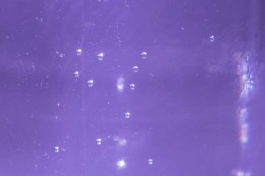 Sudaki hava kabarcıkları Işıkta çok güzel