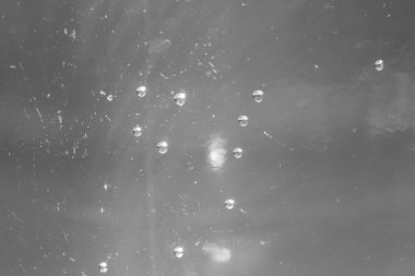 Sudaki hava kabarcıkları Işıkta çok güzel