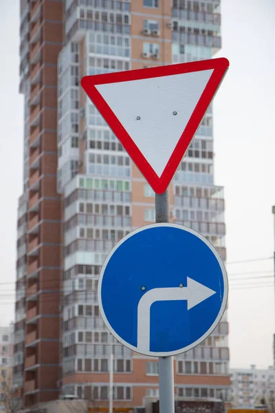 Road Sign Give Way Turn Right — Stock Photo, Image
