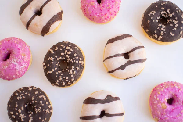 Красочные Глазурованные Мини Пончики — стоковое фото