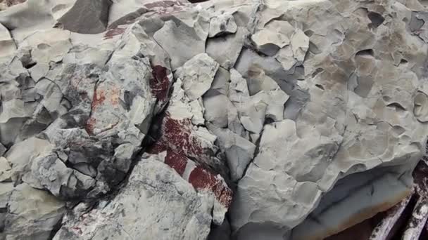 Starý popraskaný kámen - geologický koncept. — Stock video