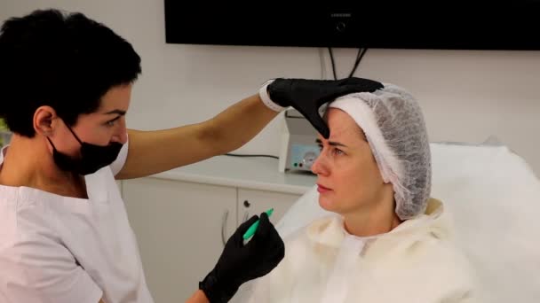 Consultation Cosmétologue Avant Injection Beauté Faciale Dans Salon Beauté Gros — Video