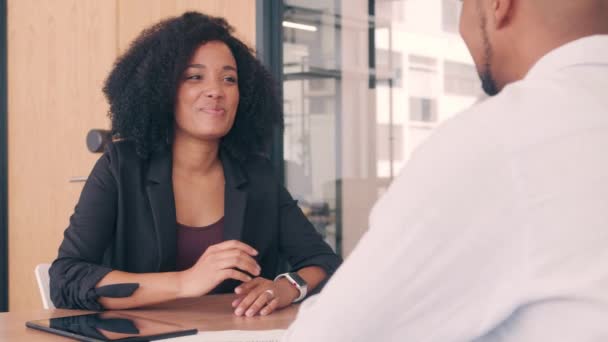 Young business people shaking hands in the boardroom — Stock videók