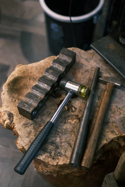 Hammer Table — Stock Photo, Image