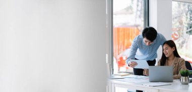 İş Dünyası Asyalıları İstatistik İş Belgeleri, Mali Kavram Analiz Ediyor