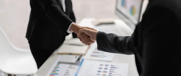 Young business asian people shaking hands in the office. Finishing successful meeting — Stock Photo, Image
