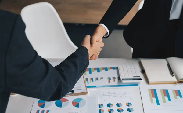 Handshake business people after contract agreement become a partner finish meeting — Stock Photo, Image