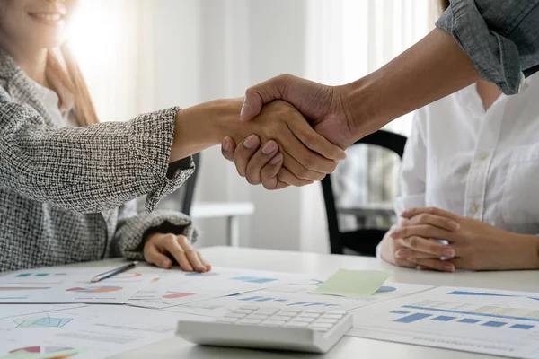 Close Business People Shaking Hands Finishing Meeting Business Etiquette Congratulation — Stock Photo, Image