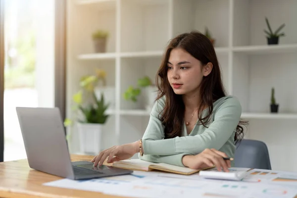 Young Accountant Freelance Working Office Using Laptop Calculator Concept Business — Fotografia de Stock