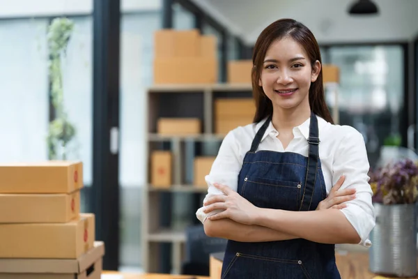 Portrait Asian Woman Business Owner Small Business Home Office — Fotografia de Stock