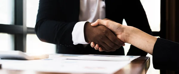 Young Business People Shaking Hands Office Finishing Successful Meeting — Stock Photo, Image