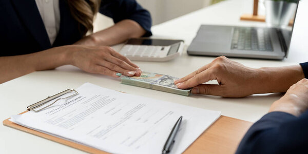 Business Partners g Contract Borrow Money Investor Invest Own Business — Foto de Stock