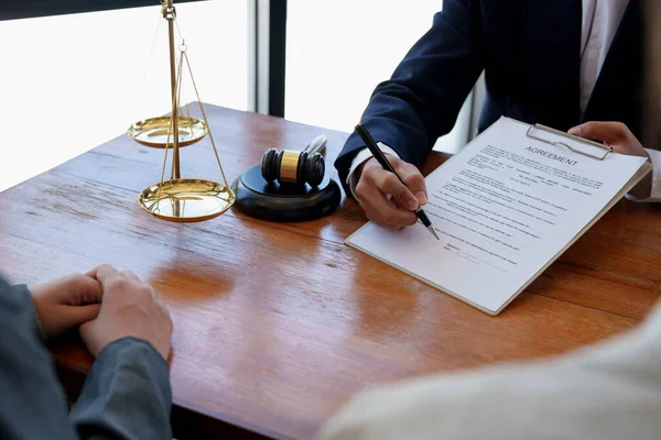 Hand Business Man Using Index Finger Let Customer Sign Contract —  Fotos de Stock