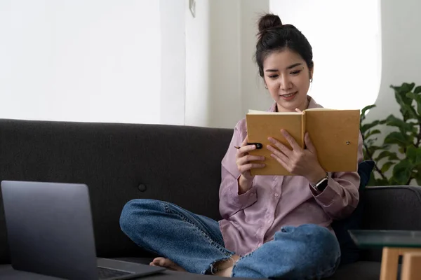 Asian Young Female Using Laptop Listen Learning Online Courses Home — Fotografia de Stock