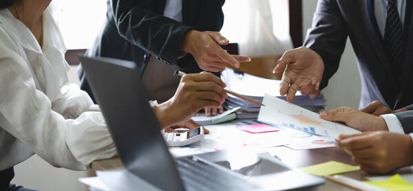 Análisis Estrategia Planificación Personas Negocios Partir Del Informe Del Documento — Foto de Stock