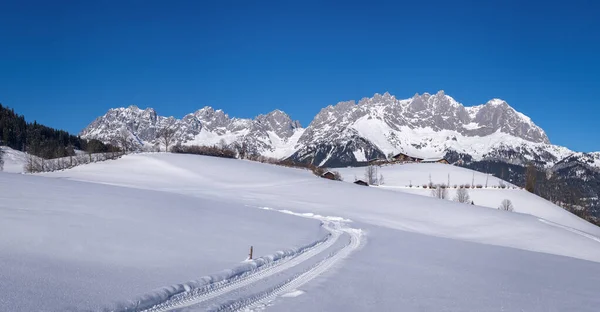 Vue panoramique de la chaîne de montagnes Wilder Kaiser en hiver, Tyrol, Autriche — Photo