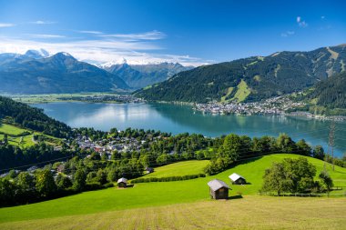 Zell am üzerinde harika manzara ve Hohe Tauern, Zell am See, Avusturya, Avrupa 'nın karlı zirveleri