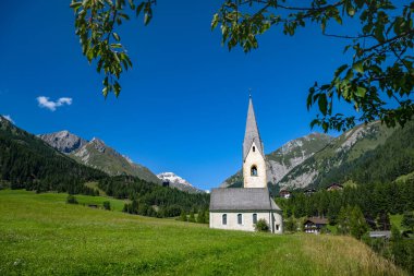 Kals am Grossglockner, East Tyrol, Tyrol, Avusturya, Avrupa 'daki Idyllic şubesi St. Georg Kilisesi