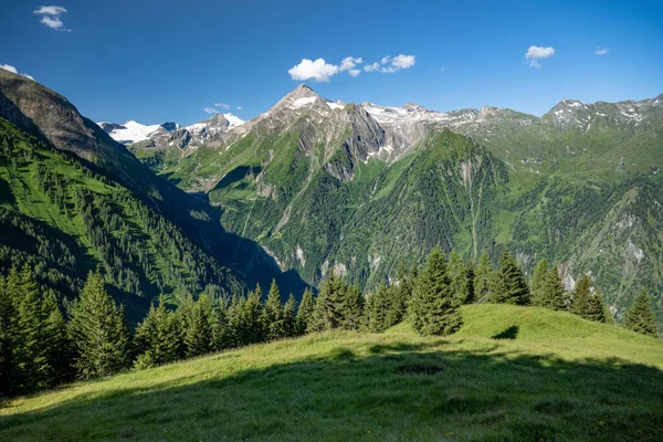 从Imbachhorn到Kitzsteinhorn的景观以及在Kaprun Zell See Pinzgau Salzburger Land Austria Europe周围积雪覆盖的山峰 — 图库照片
