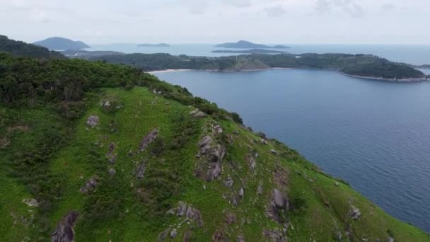 山と海 東南アジアの熱帯の風景の空中風景 — ストック動画