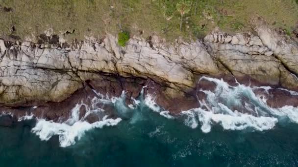 View Height Rocky Sea Coast Waves Hit Rocks — Wideo stockowe