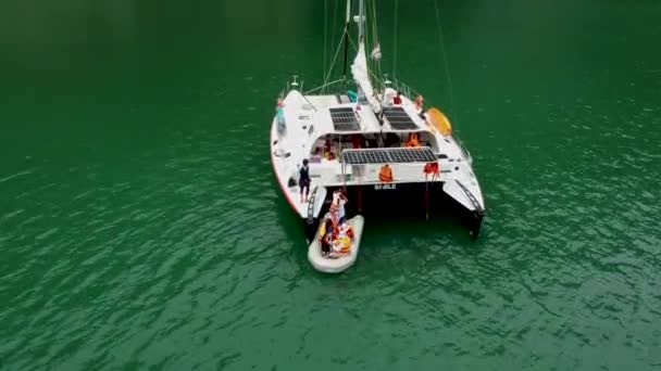 Phuket Thailand July 2020 Passengers Sailing Catamaran Sit Dinghy Trip — Stock Video
