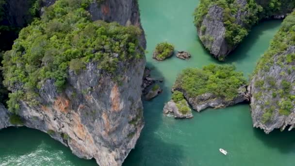 Skály Ostrovy Zarostlé Džunglí Tropickými Rostlinami Zátoce Phang Nga Pohled — Stock video