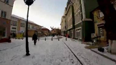 Avrupa 'nın Zelenogradsk kentinin sokaklarında kış sabahları