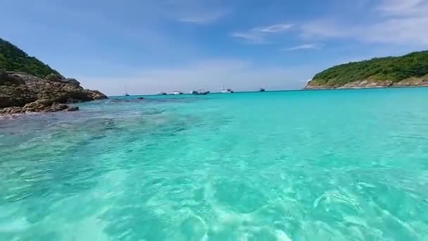Eau Azurée Propre Transparente Large Une Île Tropicale Filmant Sous — Video