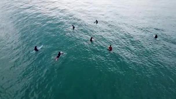 Πουκέτ Ταϊλάνδη Ιανουάριος 2021 Surfers Waiting Wave Come Surfers Lying — Αρχείο Βίντεο